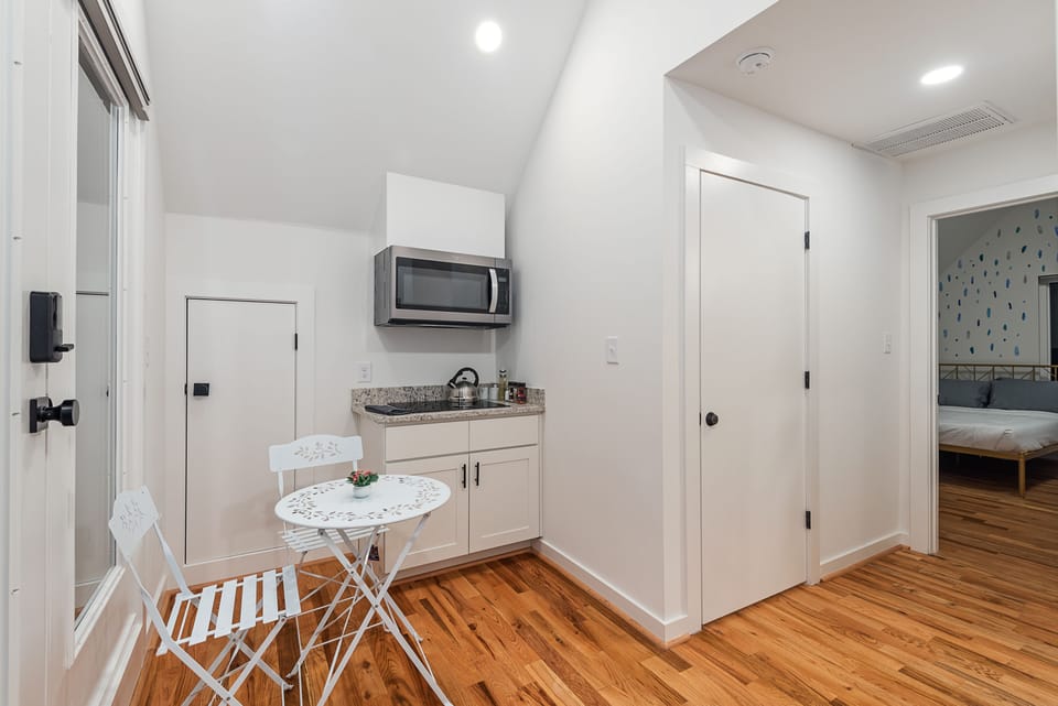 Kitchenette 