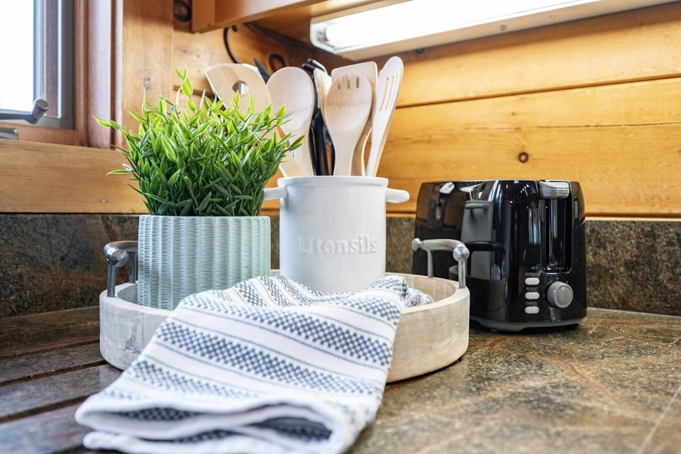 Bakeware and cookware available