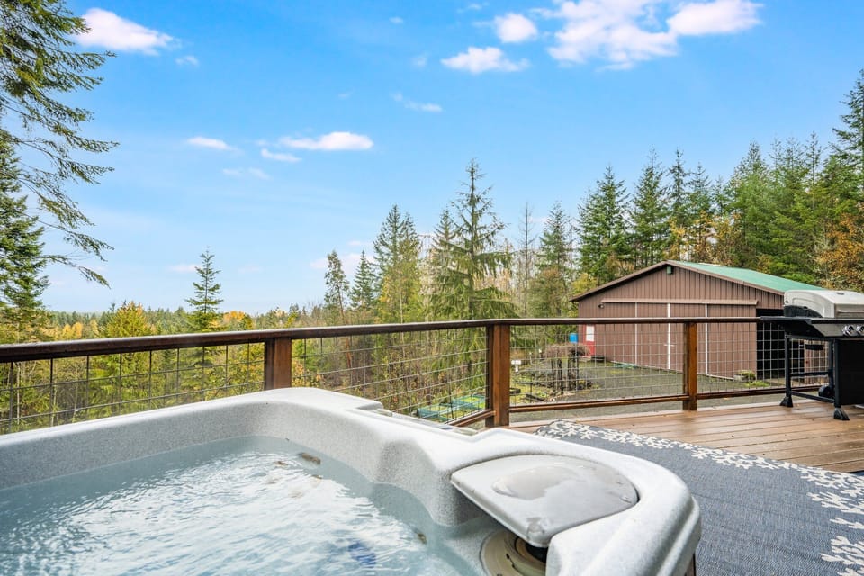 Hot tub with ocean view