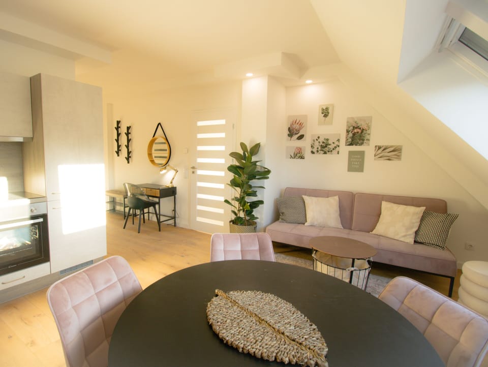Deluxe Apartment | Interior