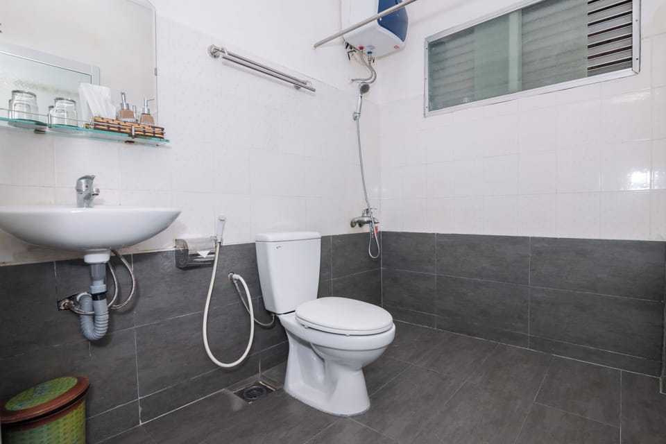 Exclusive Studio Suite, 1 Bedroom, City View | Bathroom | Free toiletries, hair dryer, slippers, bidet
