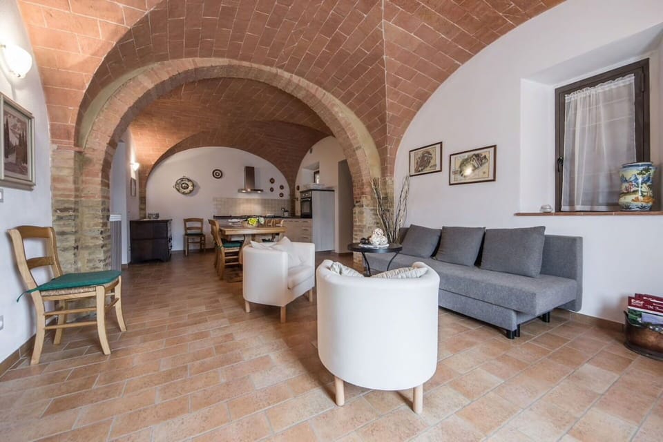 Autumn, Kitchen, Living Room, Spring, Summer