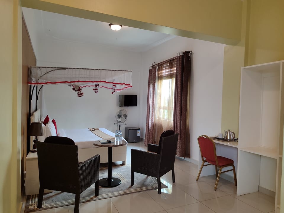 Suite, 1 Bedroom | Premium bedding, desk, laptop workspace, free WiFi