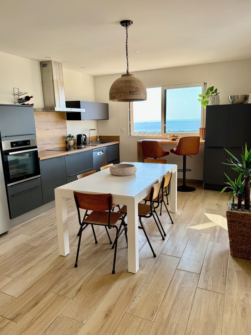 Kitchen and dining area