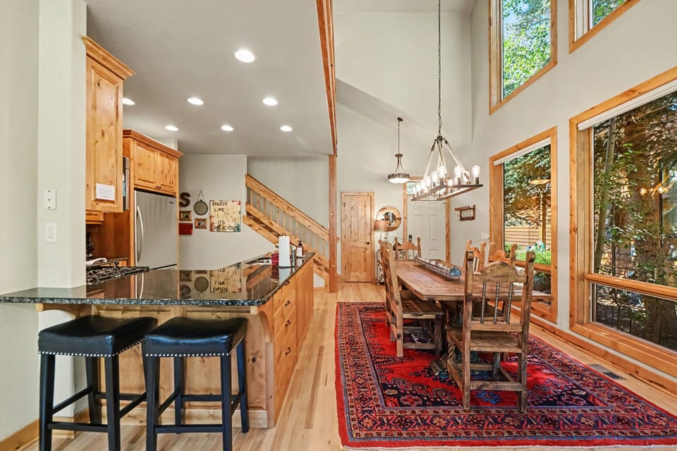 Townhome, 3 Bedrooms | Dining