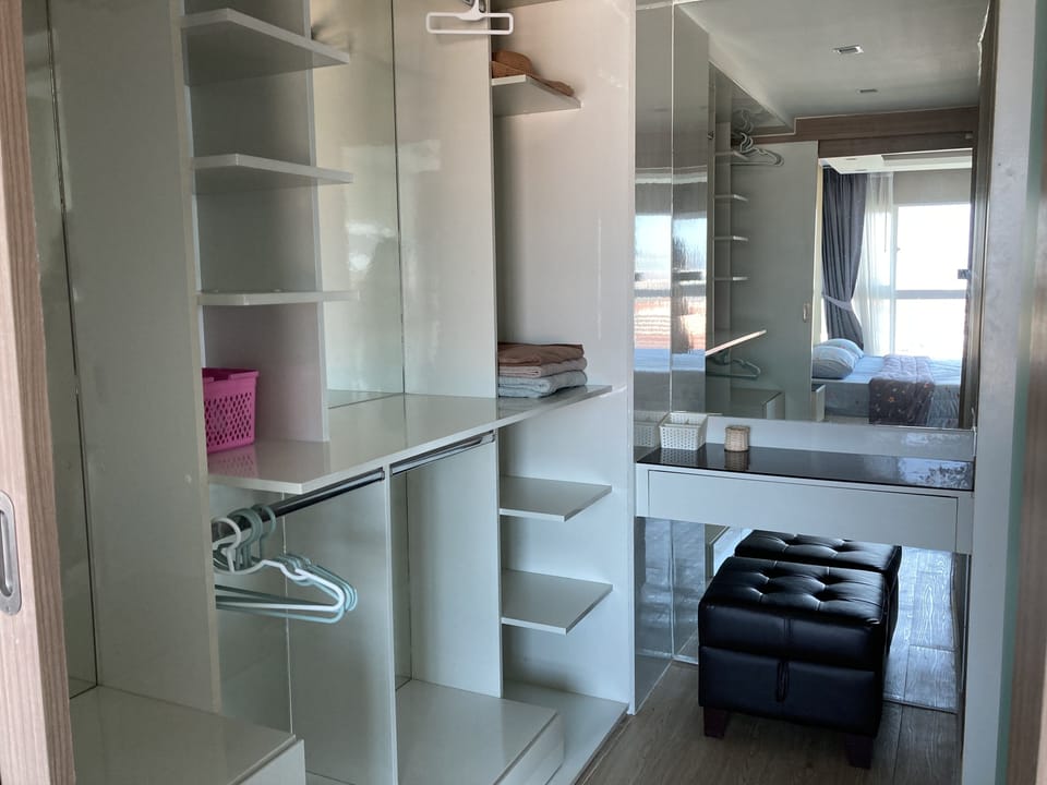Condo, 1 Bedroom, Balcony, Sea View | Wardrobe