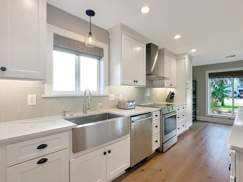 Kitchen with Farm Sink, 405 Palm Blvd, Isle of Palms, SC | IOP Escapes