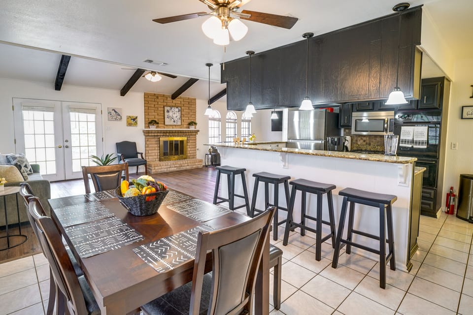 Kitchen | Cooking Basics | Coffee Maker | Trash Bags & Paper Towels Provided