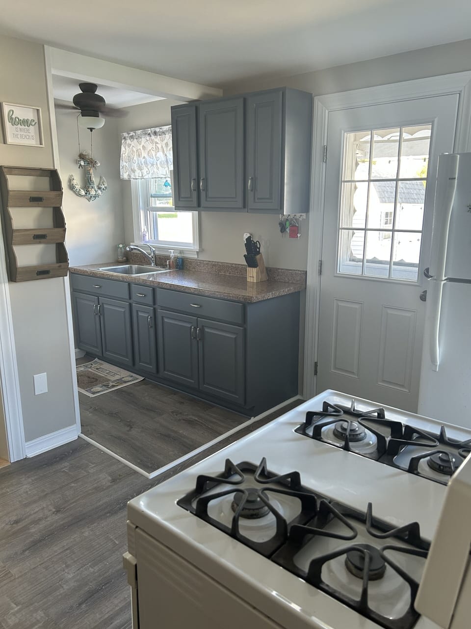 Gas oven and stove