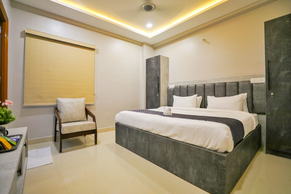 Standard Double Room | In-room safe, blackout drapes, free WiFi, bed sheets