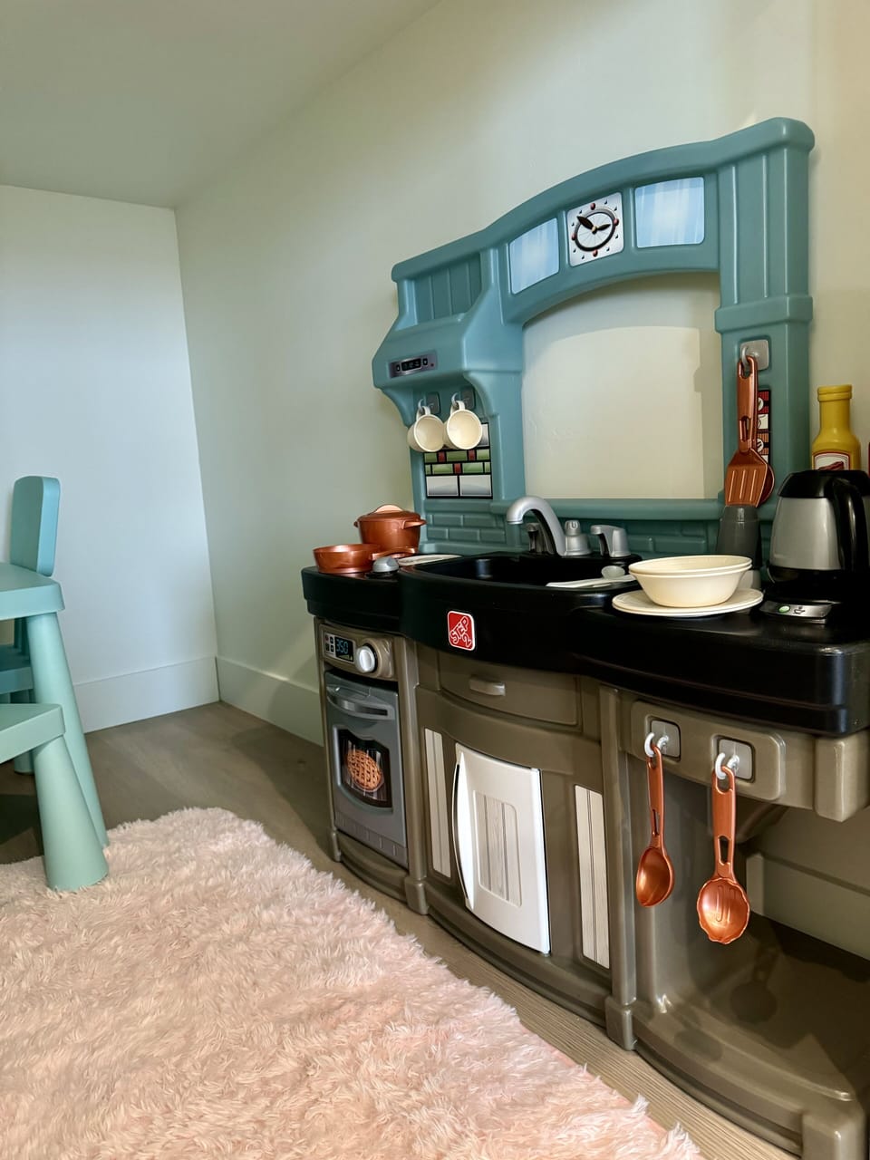 Kids play room