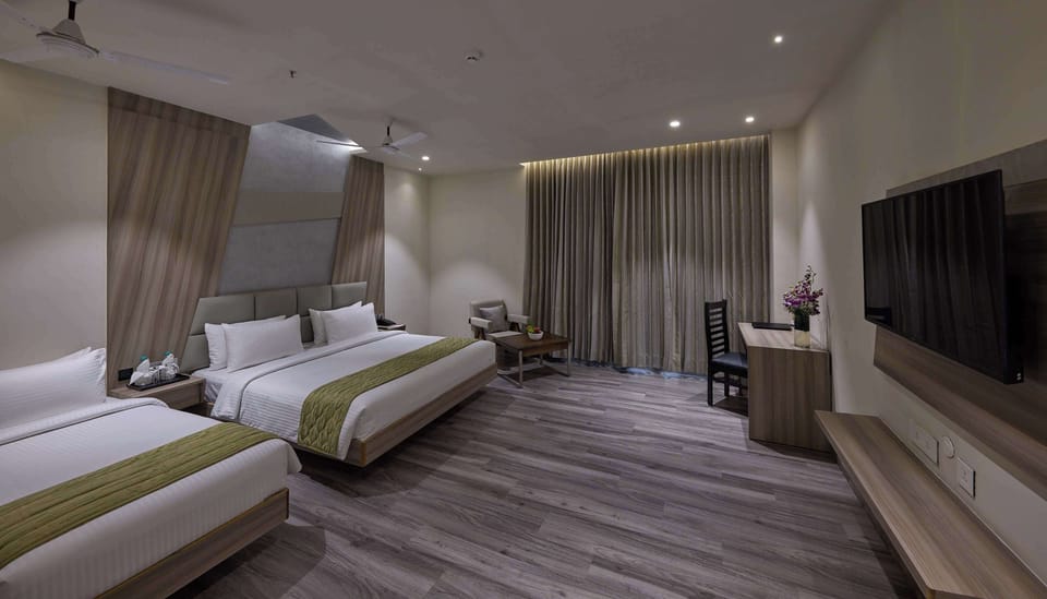 Royal Suite, 1 Double Bed | Hypo-allergenic bedding, minibar, desk, laptop workspace