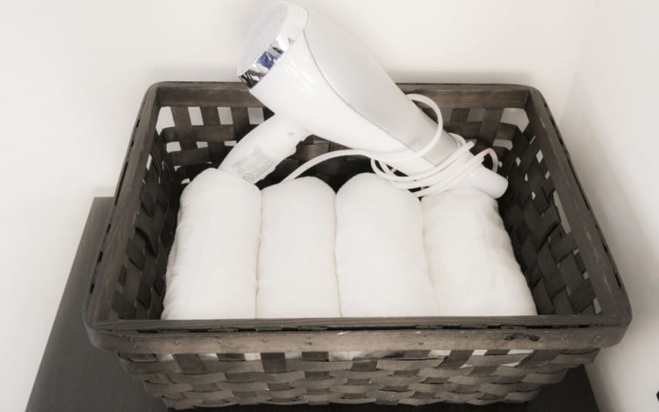 WiFi (free), bed sheets
