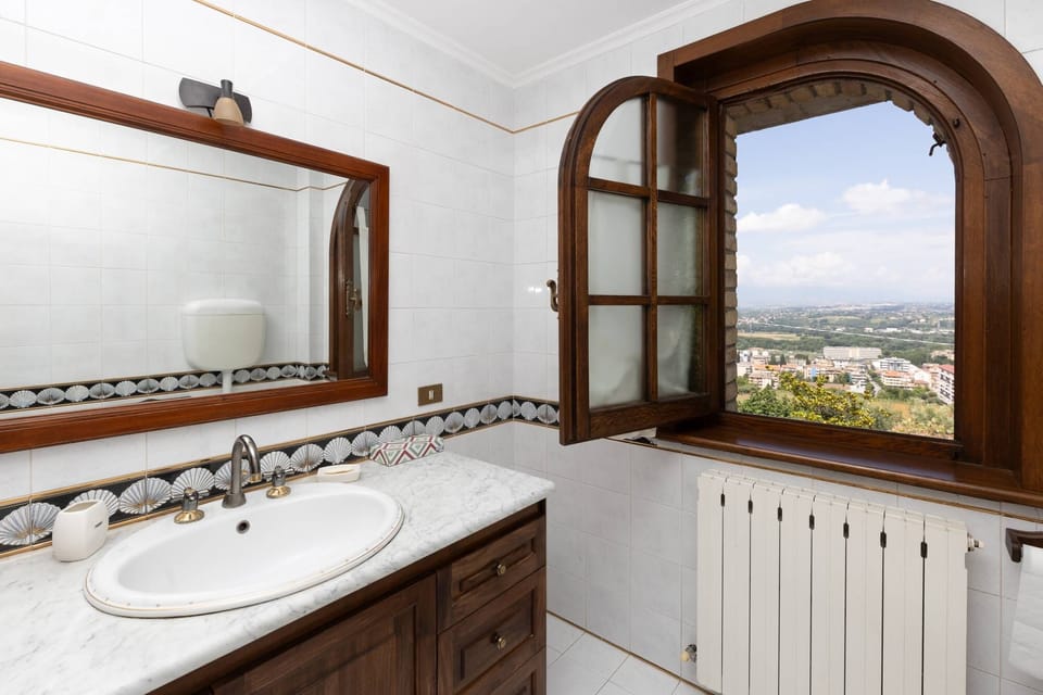 Deluxe Room | Bathroom
