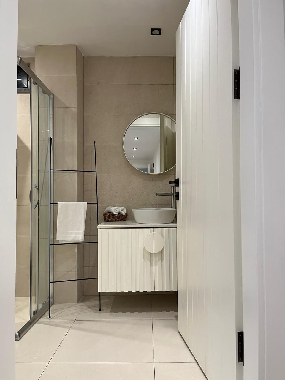 Business Room, Balcony, Garden View | Premium bedding, minibar, individually decorated, desk