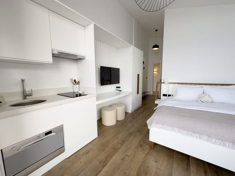 Premium bedding, minibar, individually decorated, desk