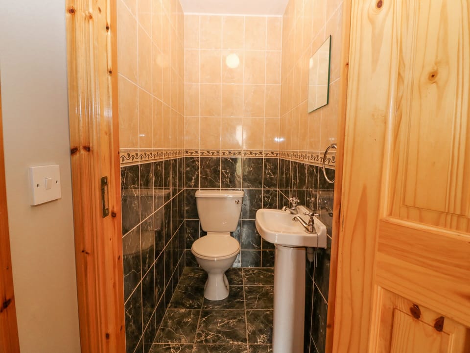 14 Sneem Leisure Village Cottage in County Kerry