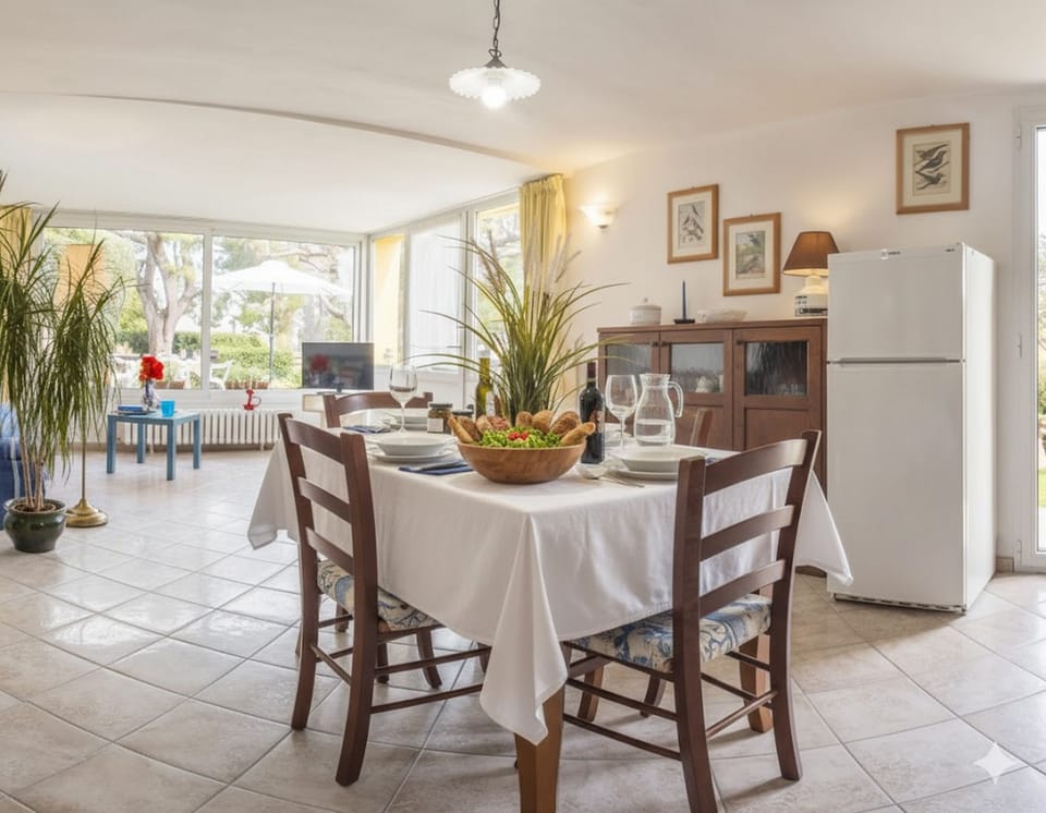 Apartment | Private kitchen | Full-size fridge, oven, stovetop, dishwasher