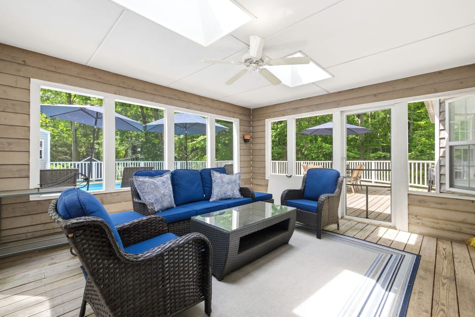 Screened In Porch!