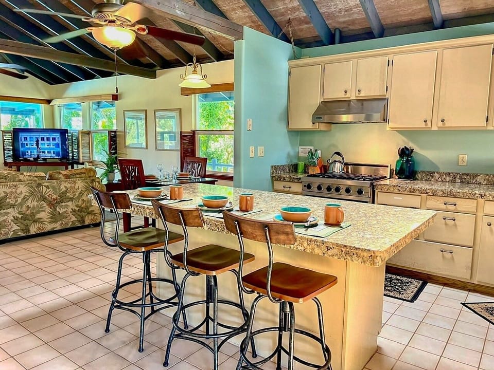 Breakfast bar just off the kitchen