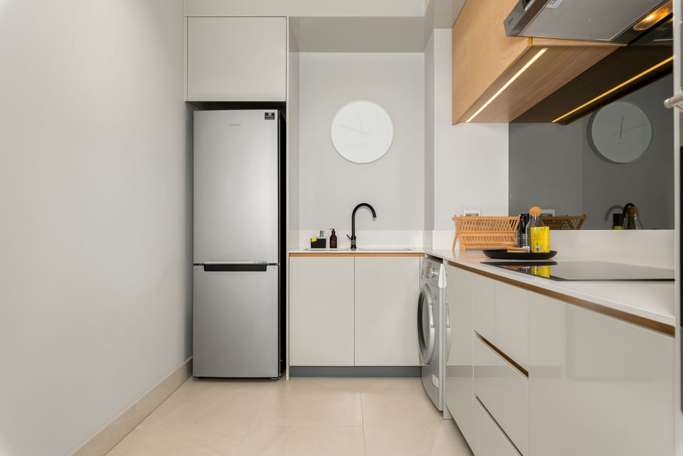 Grand Apartment | Private kitchen | Fridge, microwave, oven, stovetop