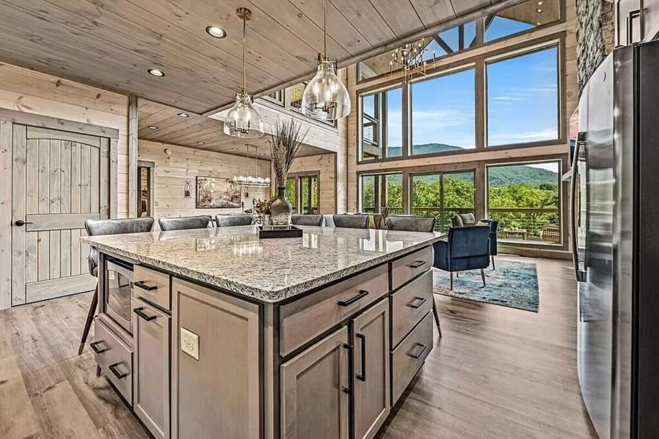 Revetta Retreat's Homey Kitchen