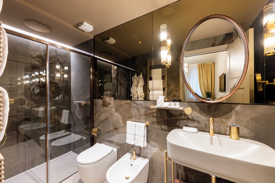 Classic Double Room | Bathroom | Shower, rainfall showerhead, hair dryer, bathrobes