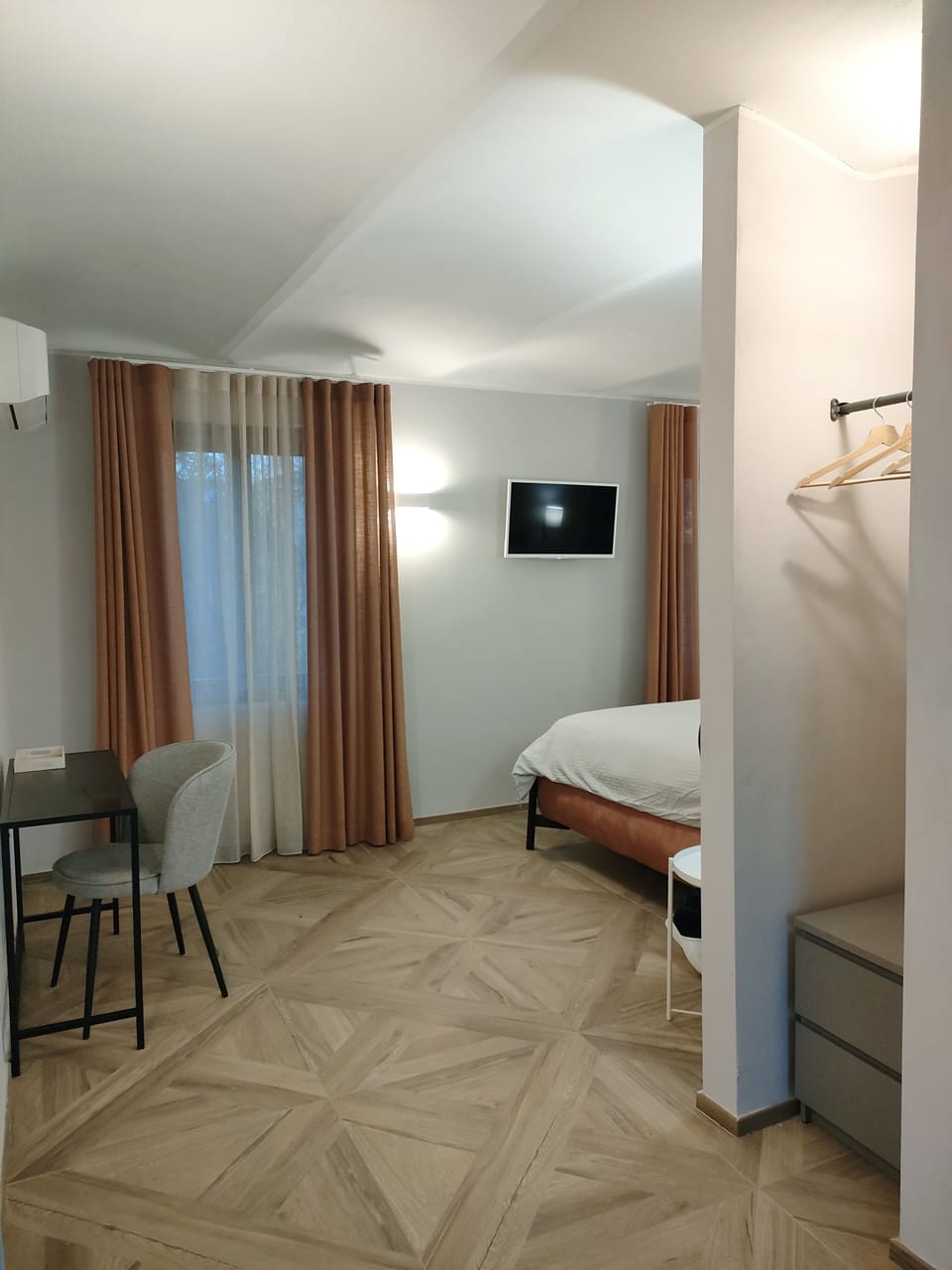 Premium Double Room | Down comforters, pillowtop beds, individually furnished, desk