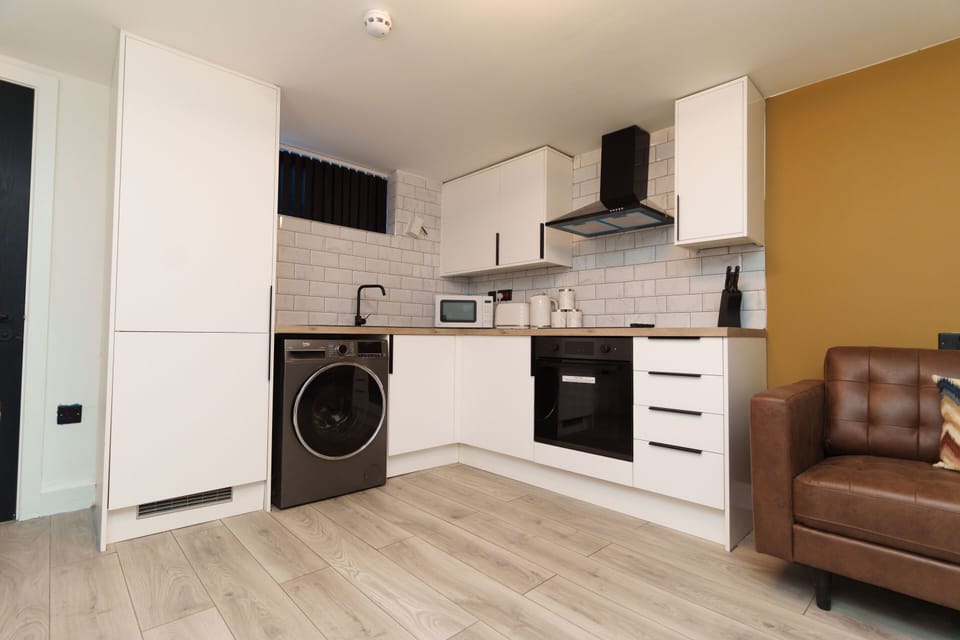 Superior Apartment, Ensuite (1 Bed Apartment Sleeps 4) | Shared kitchen