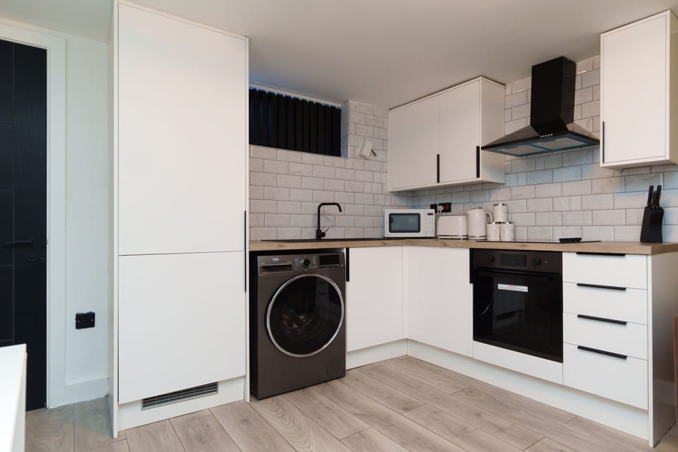 Superior Apartment, Ensuite (1 Bed Apartment Sleeps 4) | Shared kitchen