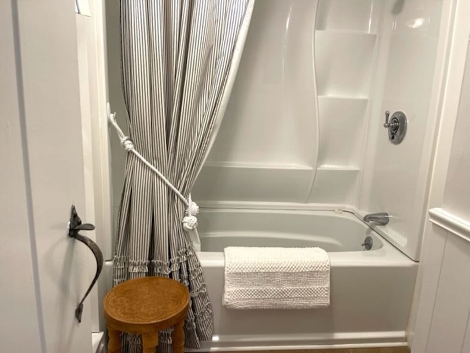 Shower/bath