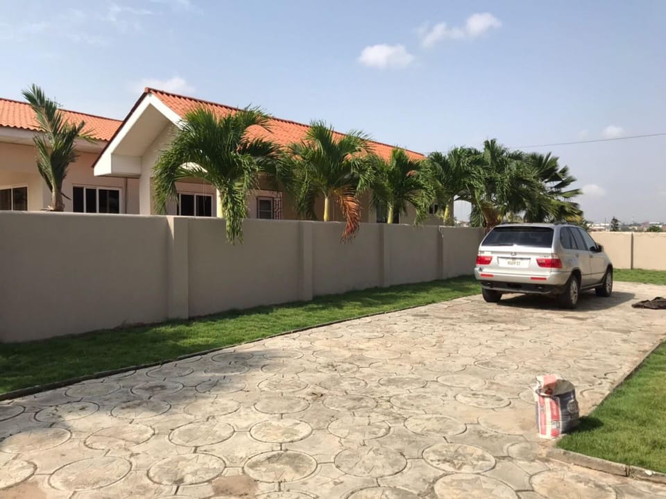 House | Property grounds