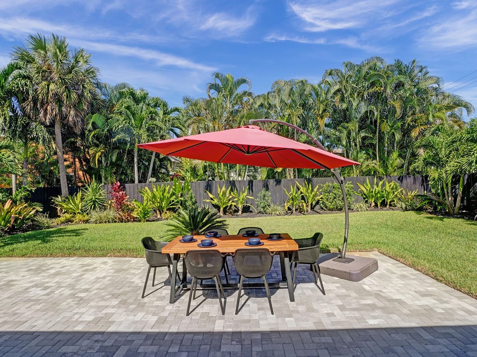 Outdoor dining
