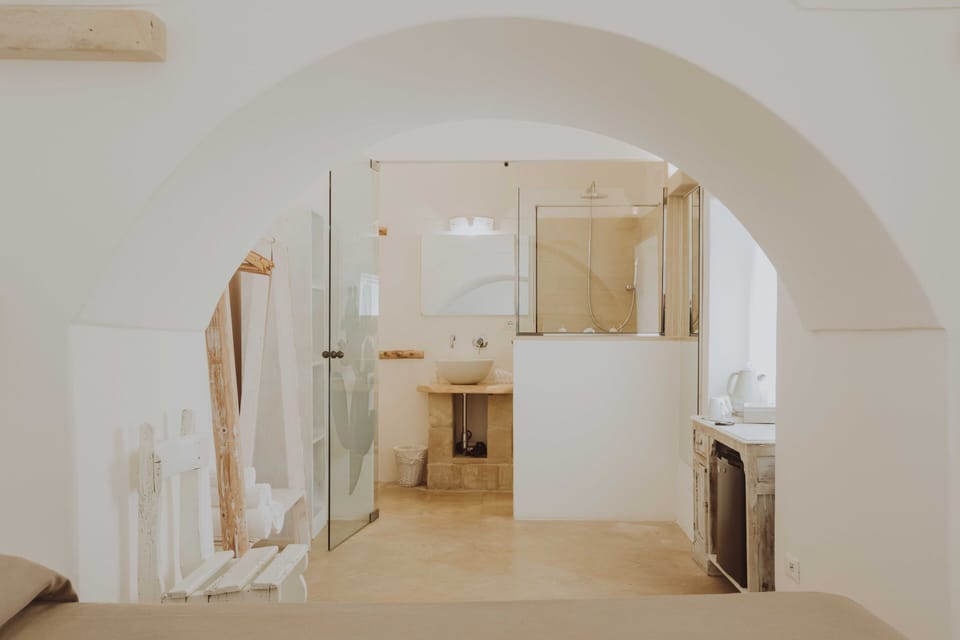 Standard Suite | Premium bedding, minibar, in-room safe, free WiFi