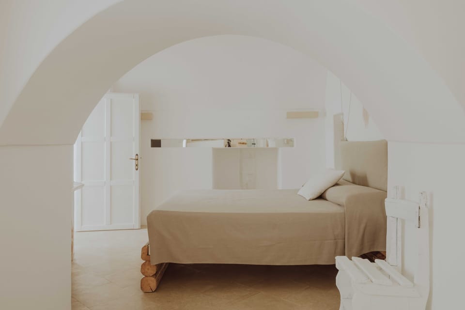Standard Suite | Premium bedding, minibar, in-room safe, free WiFi