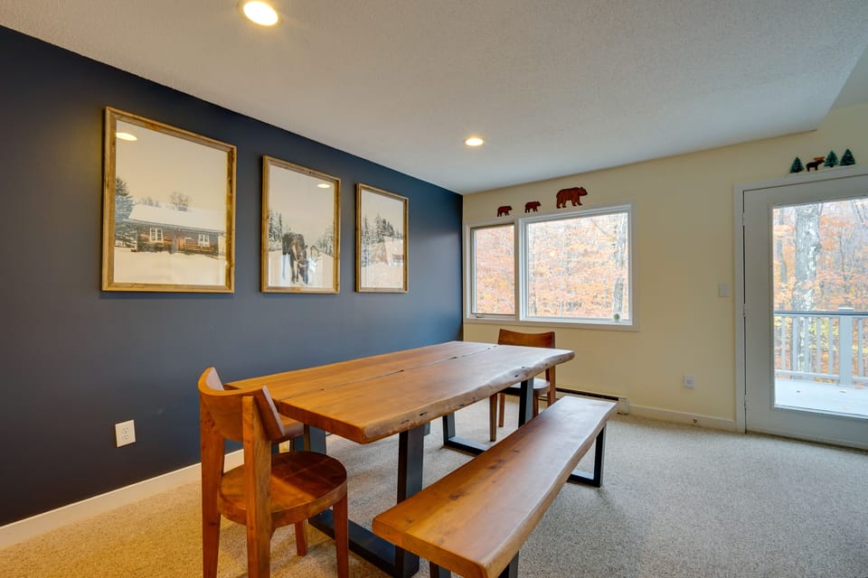 Dining Room | Dishware & Flatware Provided