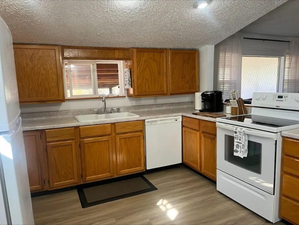 full kitchen