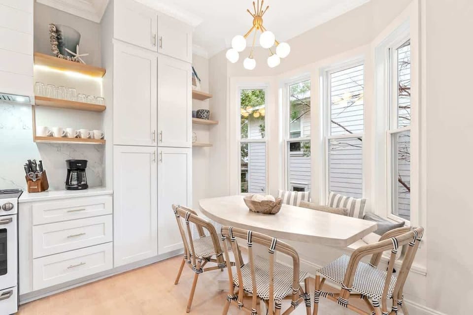 Dining area for 6.