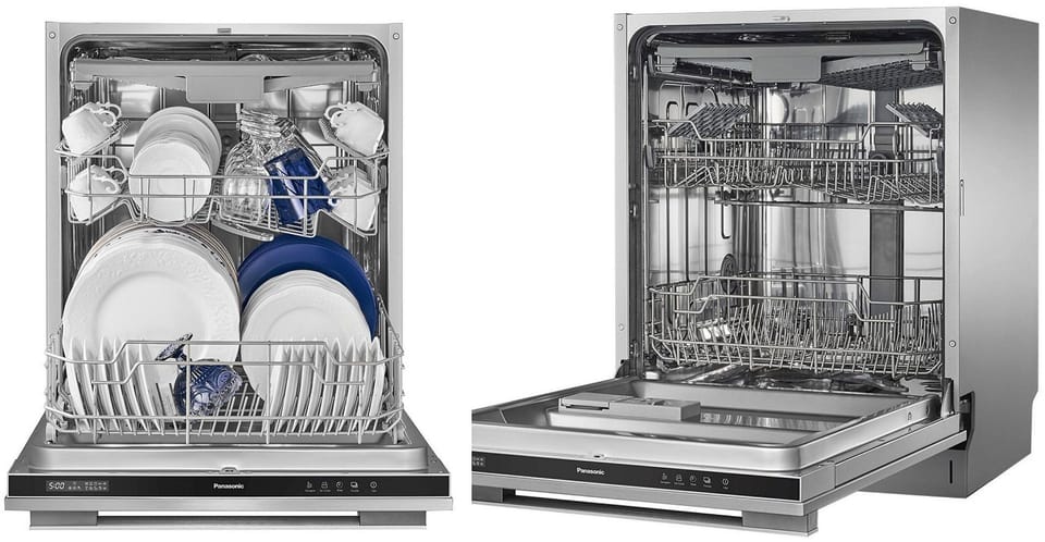 Deluxe Apartment | Private kitchen | Full-size fridge, microwave, espresso maker, blender