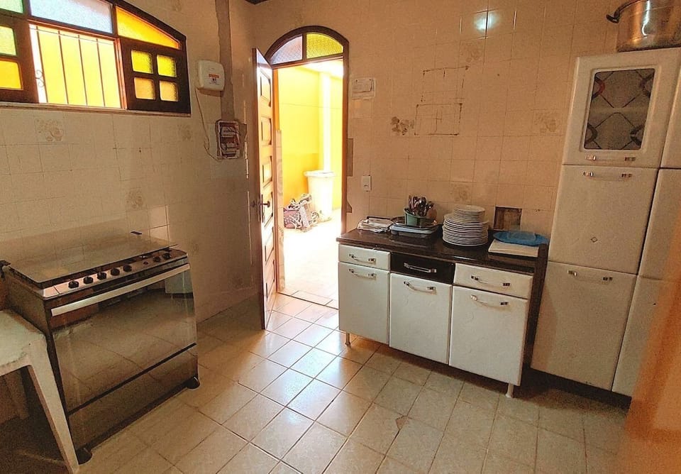 Family House | Private kitchen | Microwave, oven, cookware/dishes/utensils