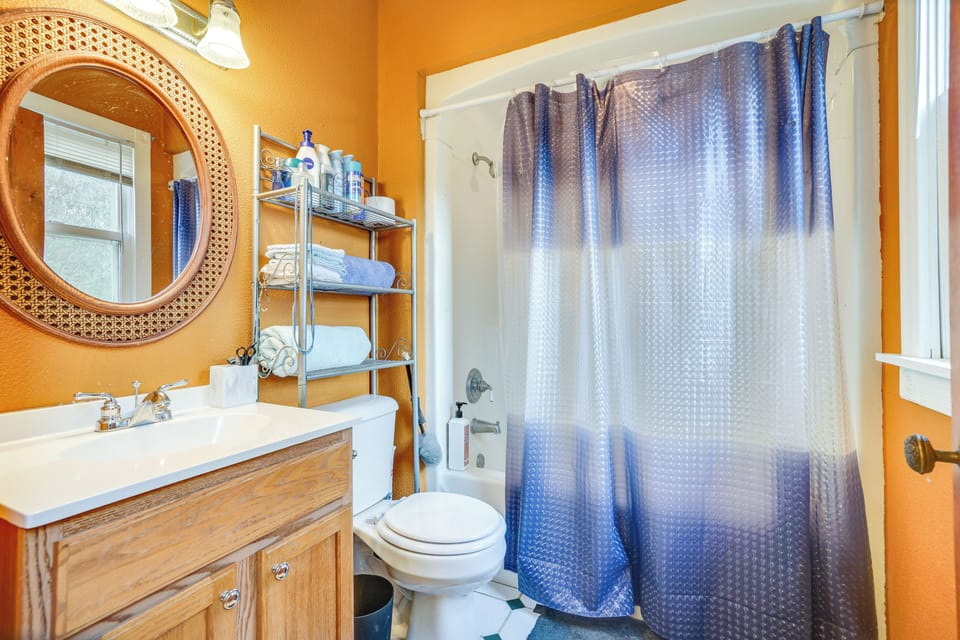 Full Bathroom