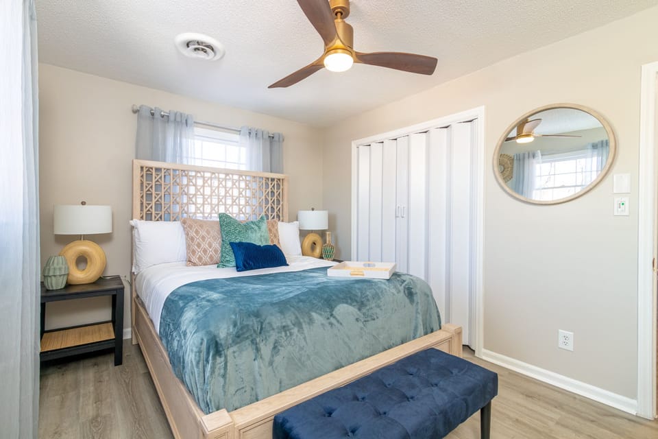 Master bedroom featuring a Queen-sized bed