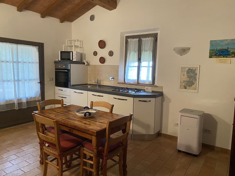 Autumn, Kitchen, Living Room, Spring, Summer