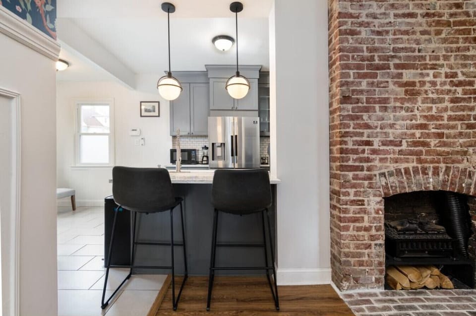 The kitchen island accommodates 2 guests.