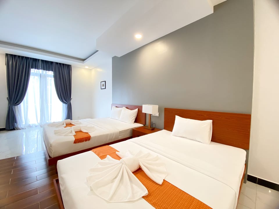Premium bedding, desk, soundproofing, free WiFi