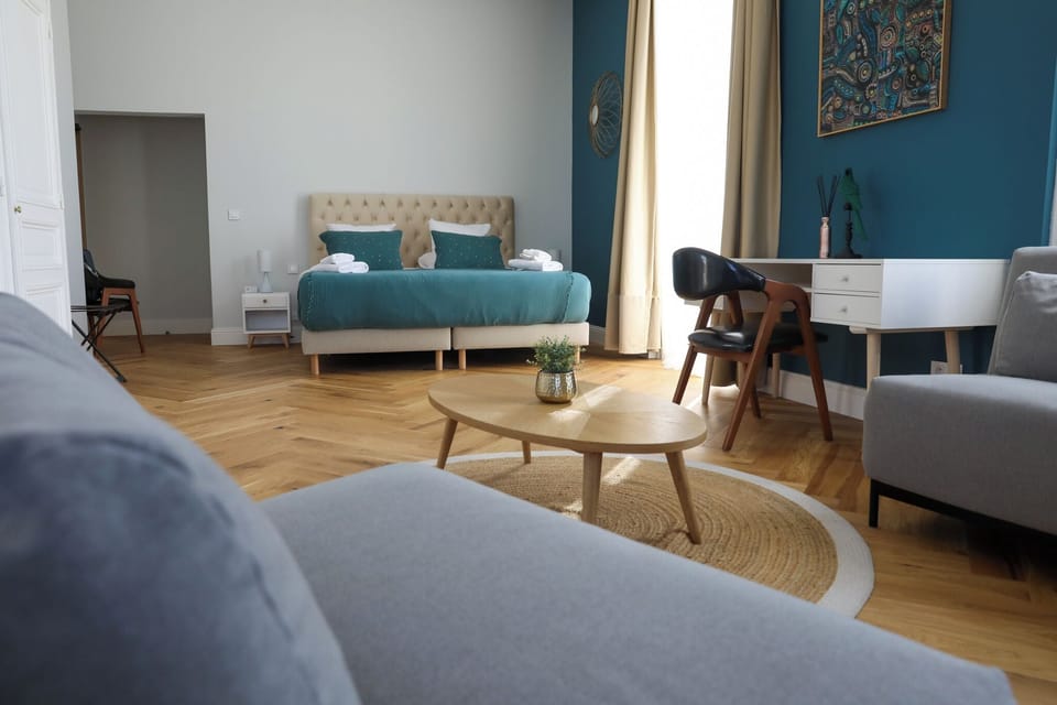 Luxury Suite | Premium bedding, minibar, in-room safe, desk