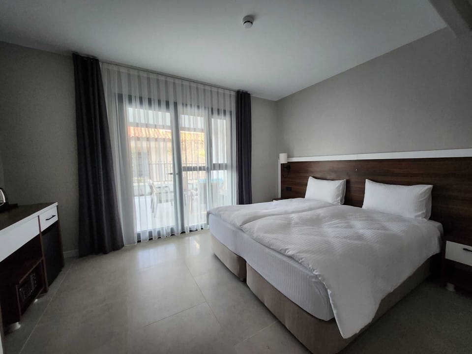 Standard Double or Twin Room, Private Bathroom, Courtyard View | Premium bedding, minibar, in-room safe, blackout drapes