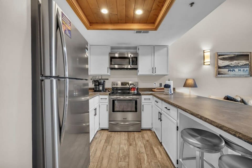 A well-equipped kitchen will have everything you need to prepare delicious meals during your stay.