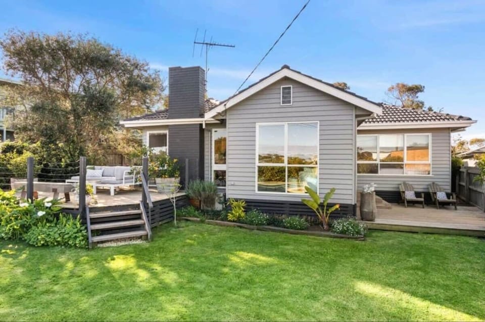 Discover the enchanting charm of ‘Torquay Springs’, a picturesque 4-bedroom weatherboard residence nestled within one of the most coveted locales of this beloved coastal town