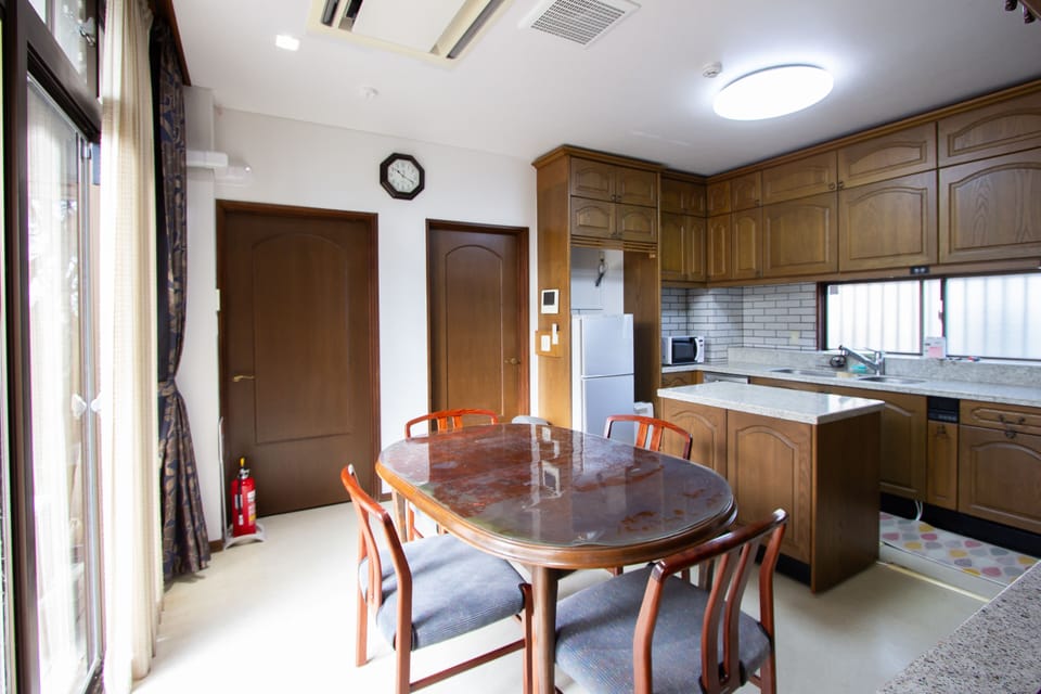 Executive Villa | Dining room